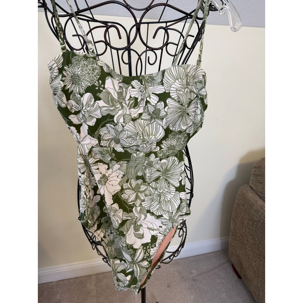 J. Crew Floral green Bathing Suit sz 4 sexy back one piece swimwear swimsuit